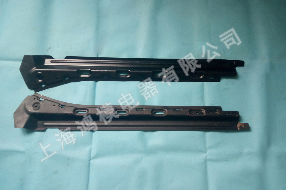 上海汽車(chē) 榮威350 左右前門(mén)腰部外加強(qiáng)板